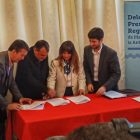 Alcaldes de Porvenir y Puerto Natales participaron de firma de convenio por subsidios del gas en Punta Arenas