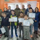 Cierre de temporada del taller de ajedrez en Porvenir: Reconocimiento a niños y al monitor Óscar Pérez