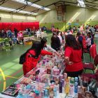 Porvenir celebró exitosa feria navideña en el gimnasio de la Escuela Bernardo O'Higgins