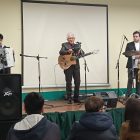 Héctor Pavez deslumbró en el Centro Hijos de Chiloé de Porvenir con su homenaje a las tradiciones musicales